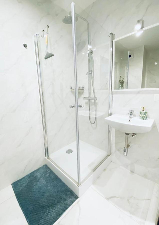 Apartament Z Widokiem Na Morze Danzica Esterno foto